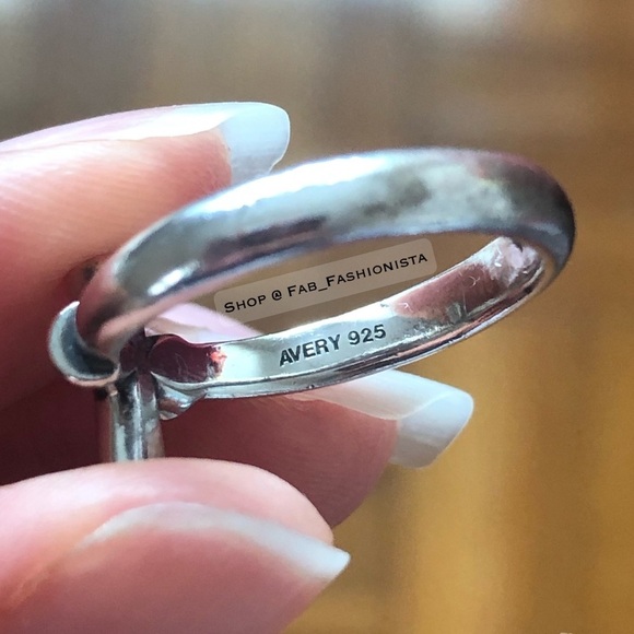 James Avery Retired St Teresa Cross Ring size 6 - Picture 4 of 9